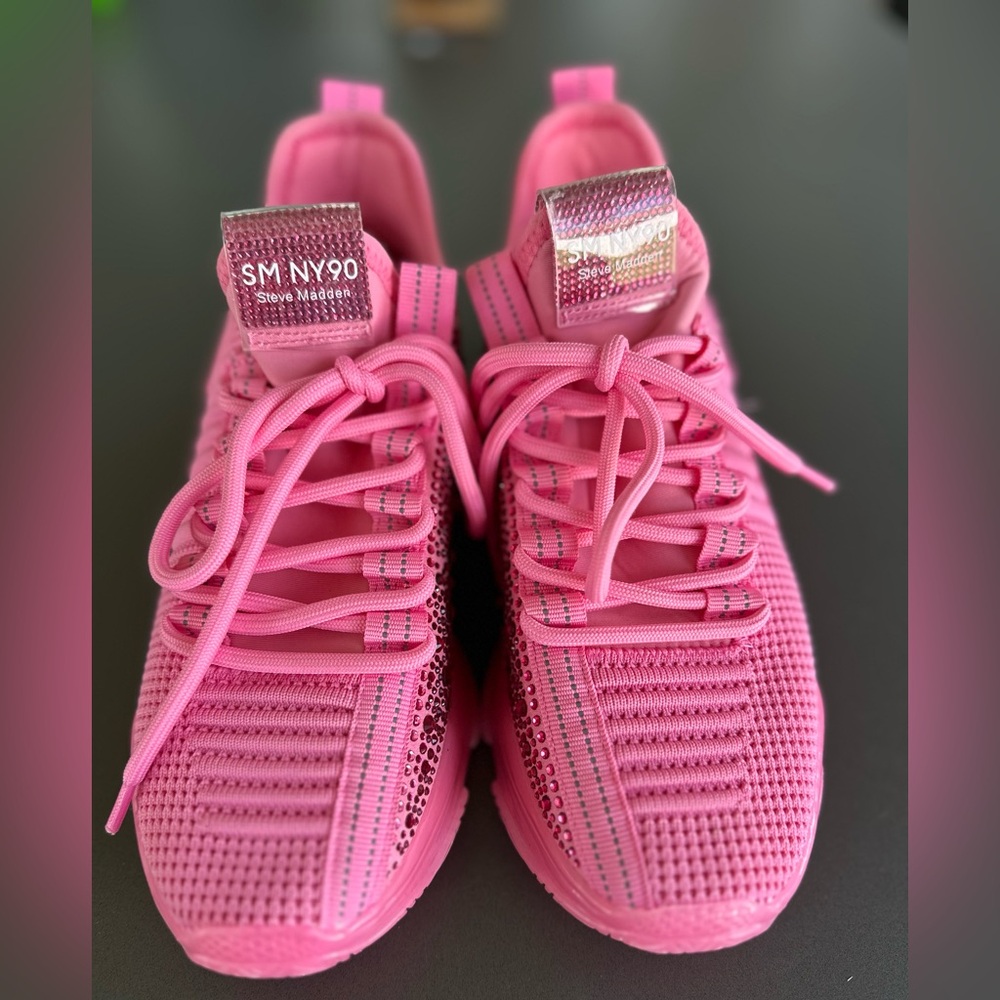 NWOT Steve Madden Maxima Cot Candy Hot Pink Rhinestone Sneakers - Size 7 - Picture 2 of 9